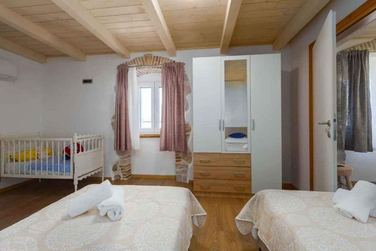 Holiday Home In Porec - Istrien 43261